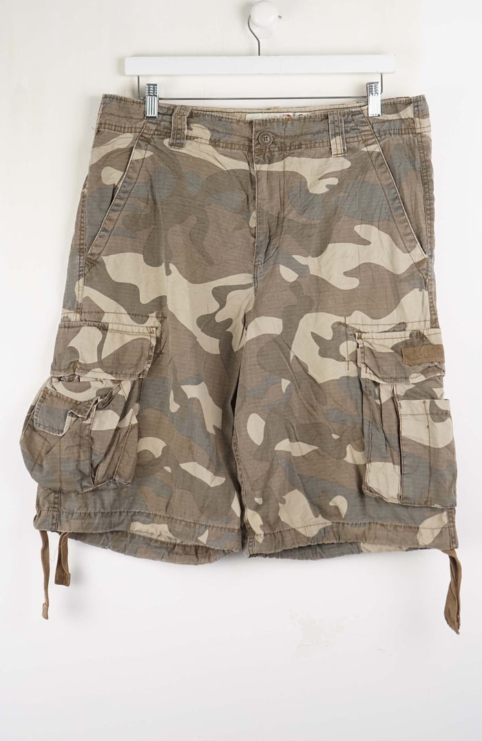 VINTAGE AEROPOSTALE CARGO SHORTS W36