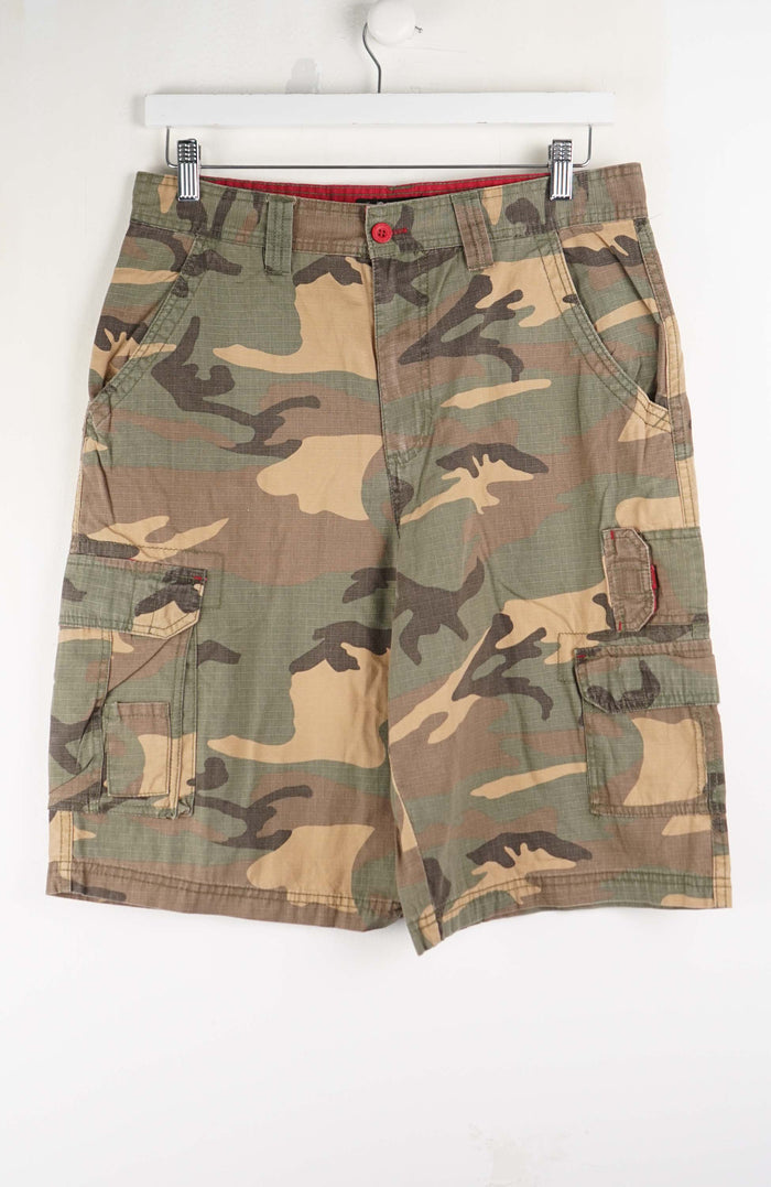 VINTAGE AIRWAIK CAMO CARGO SHORTS W32