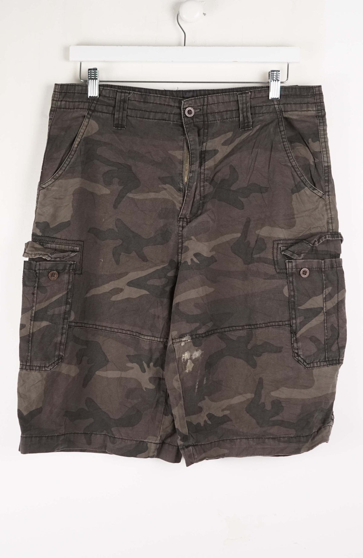 VINTAGE AIRWALK CAMO CARGO SHORTS W34