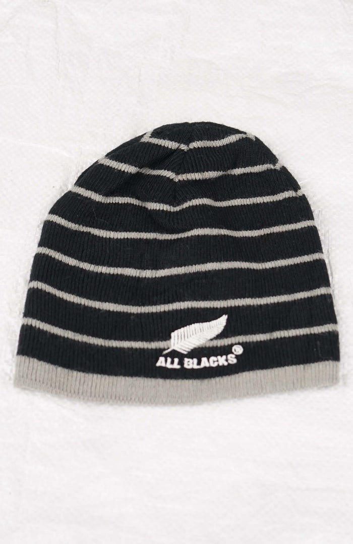VINTAGE ALL BLACKS SKULL BEANIE