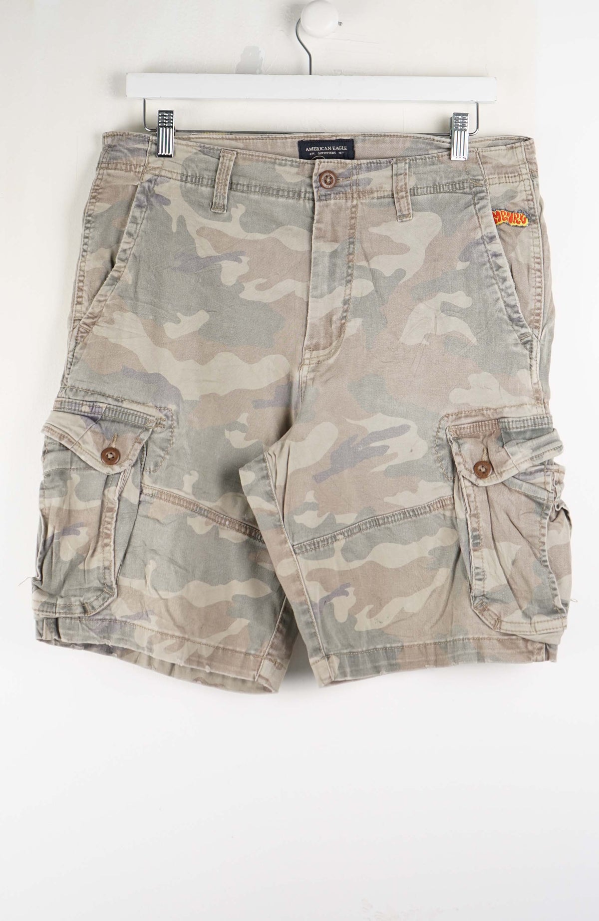 VINTAGE CAMO CARGO SHORTS W33