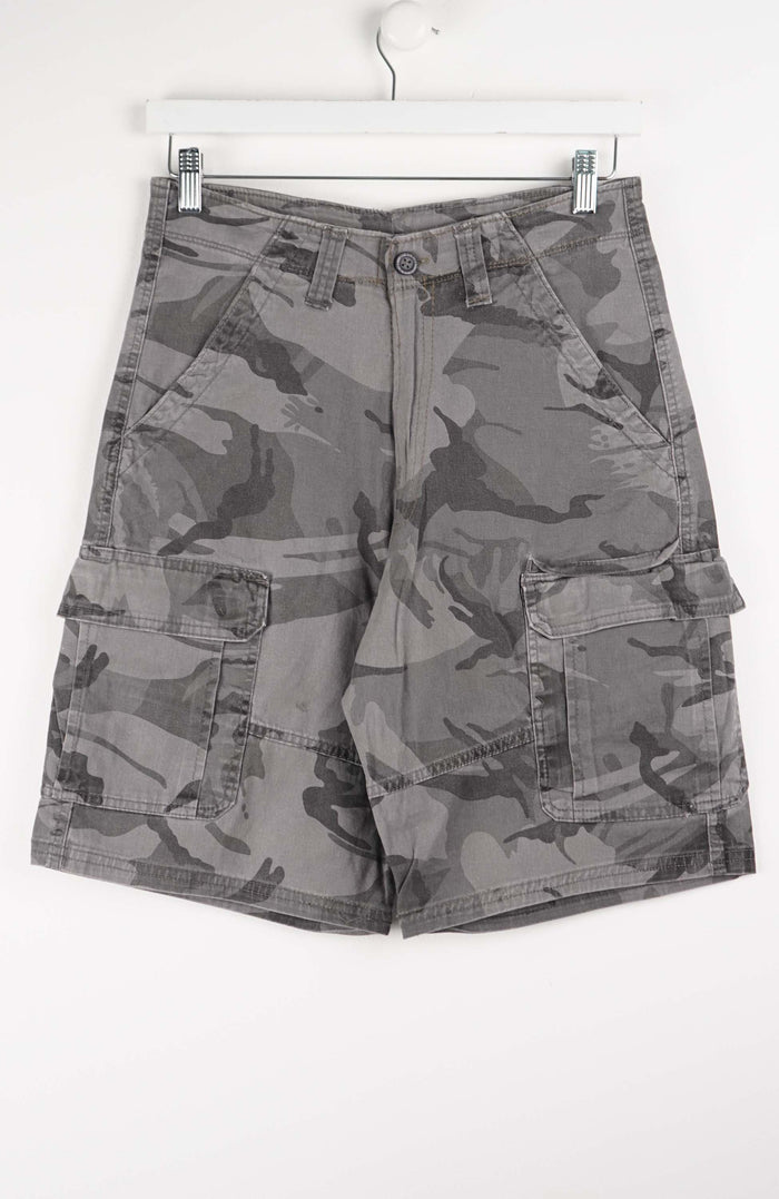 VINTAGE CAMO CARGO SHORTS W28