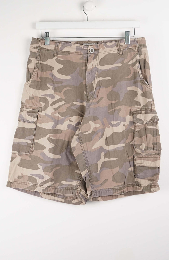 VINTAGE CAMO CARGO SHORTS W32