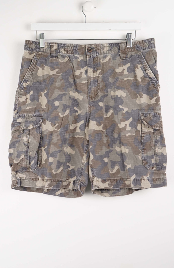 VINTAGE CAMO CARGO SHORTS W34