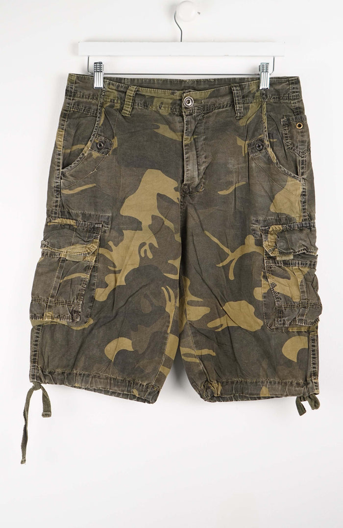 VINTAGE CAMO CARGO SHORTS W34