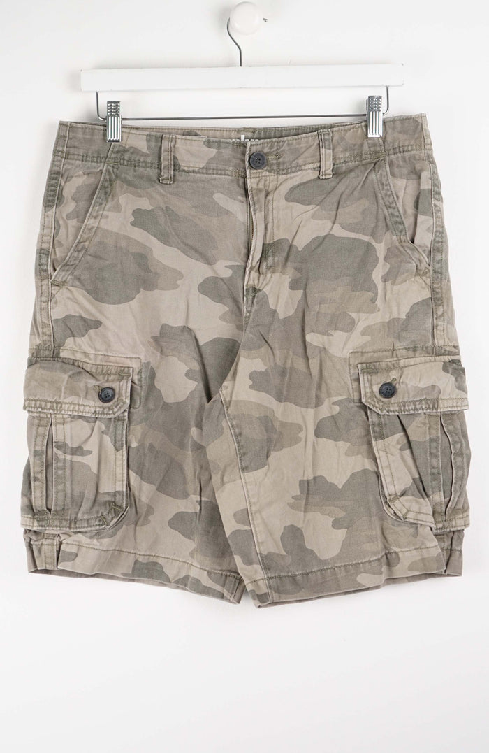 VINTAGE CAMO CARGO SHORTS W34