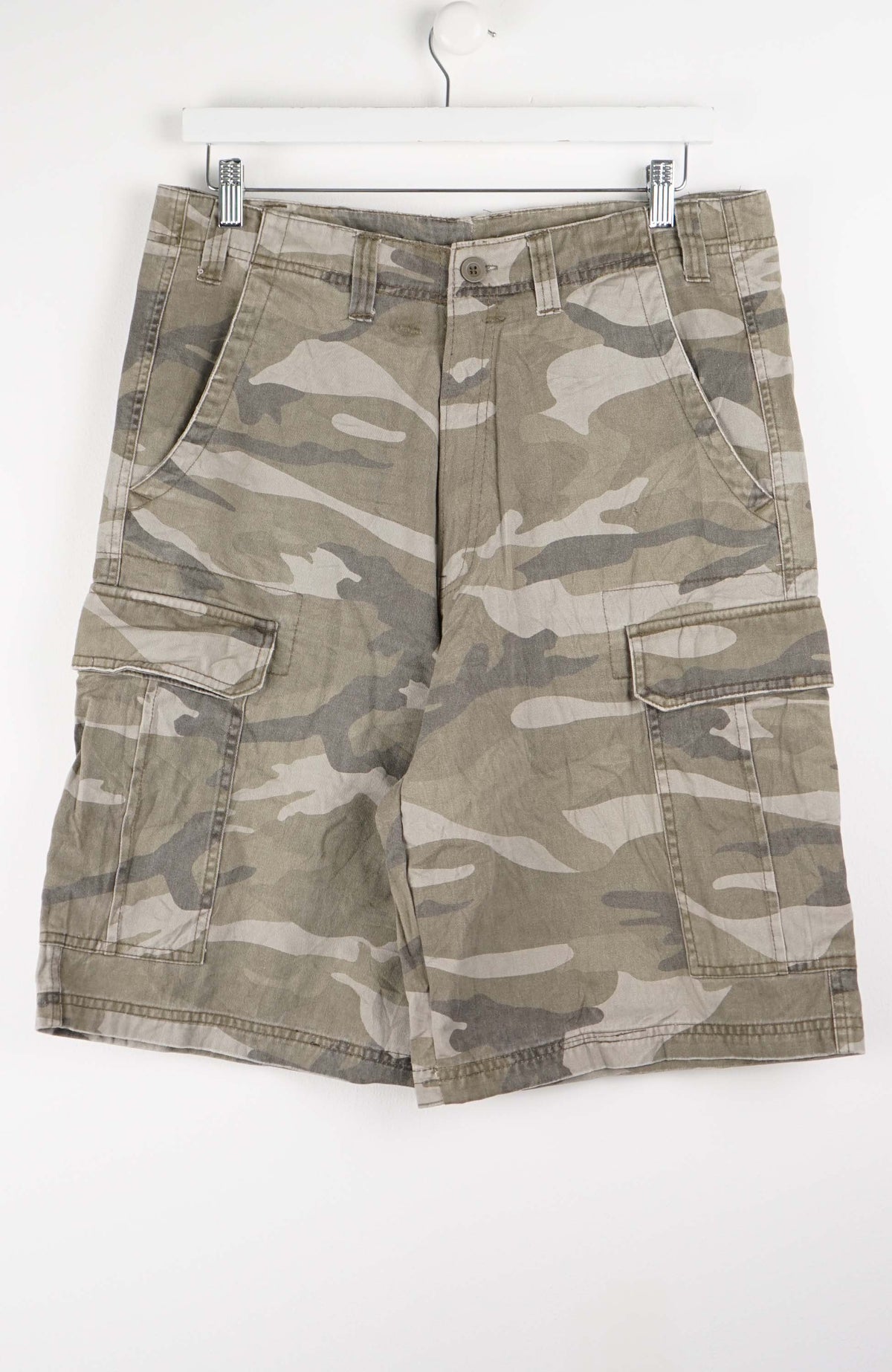 VINTAGE CAMO CARGO SHORTS W34