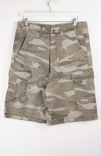 VINTAGE CAMO CARGO SHORTS W34