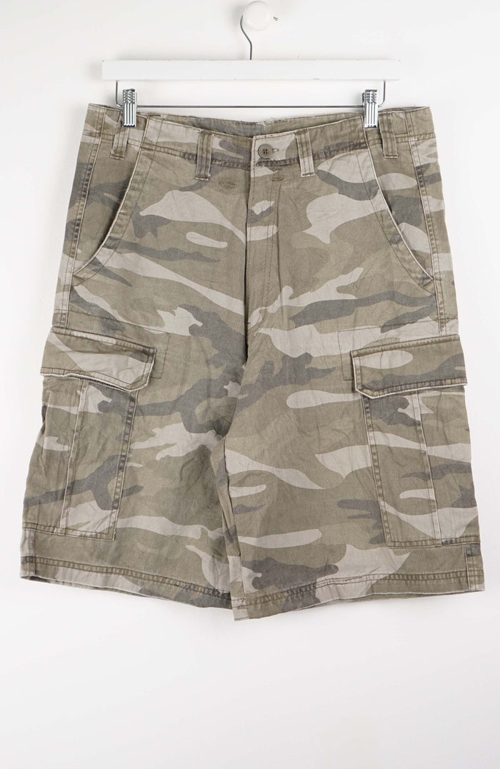 VINTAGE CAMO CARGO SHORTS W34