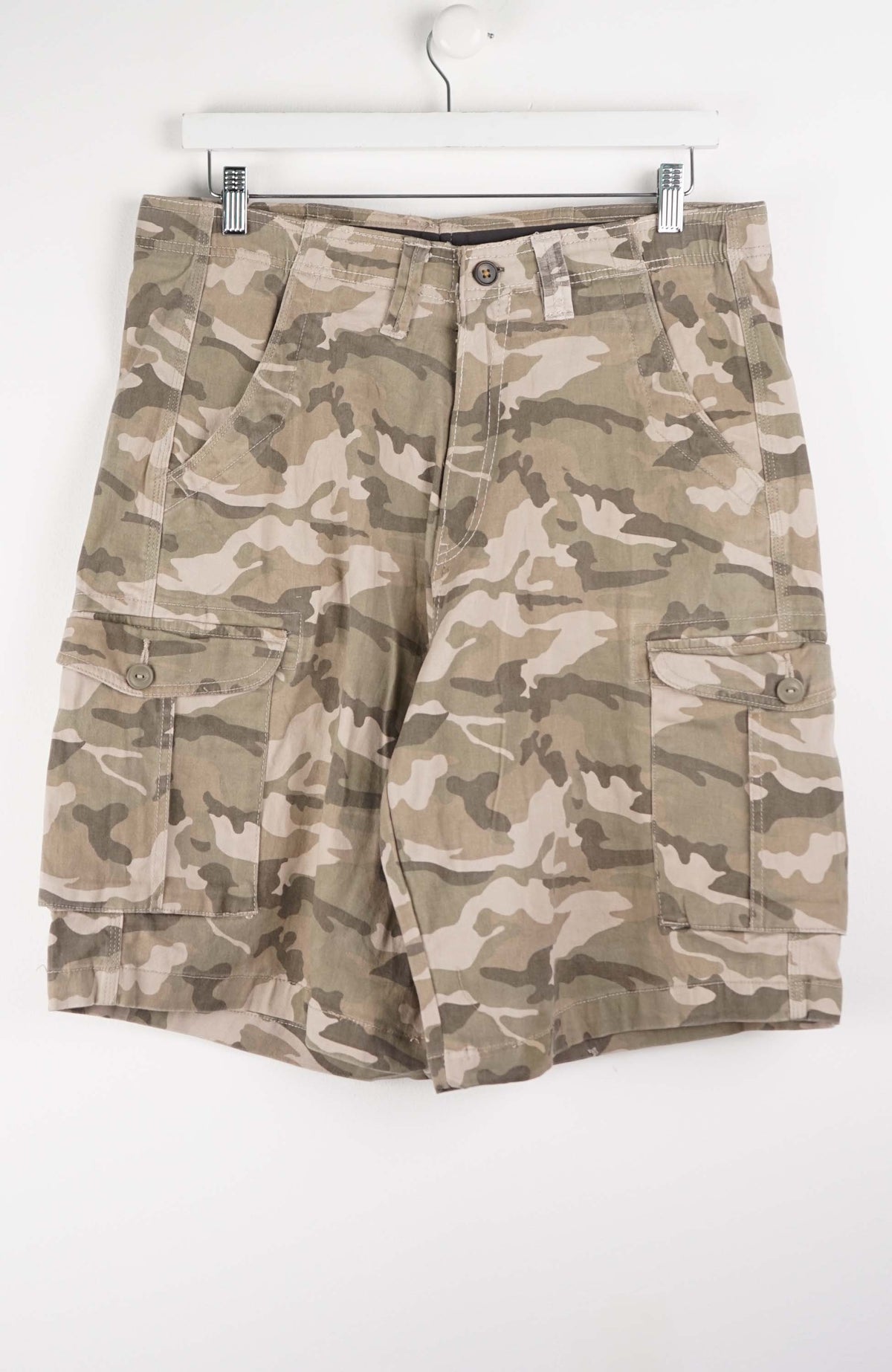 VINTAGE CAMO CARGO SHORTS W34