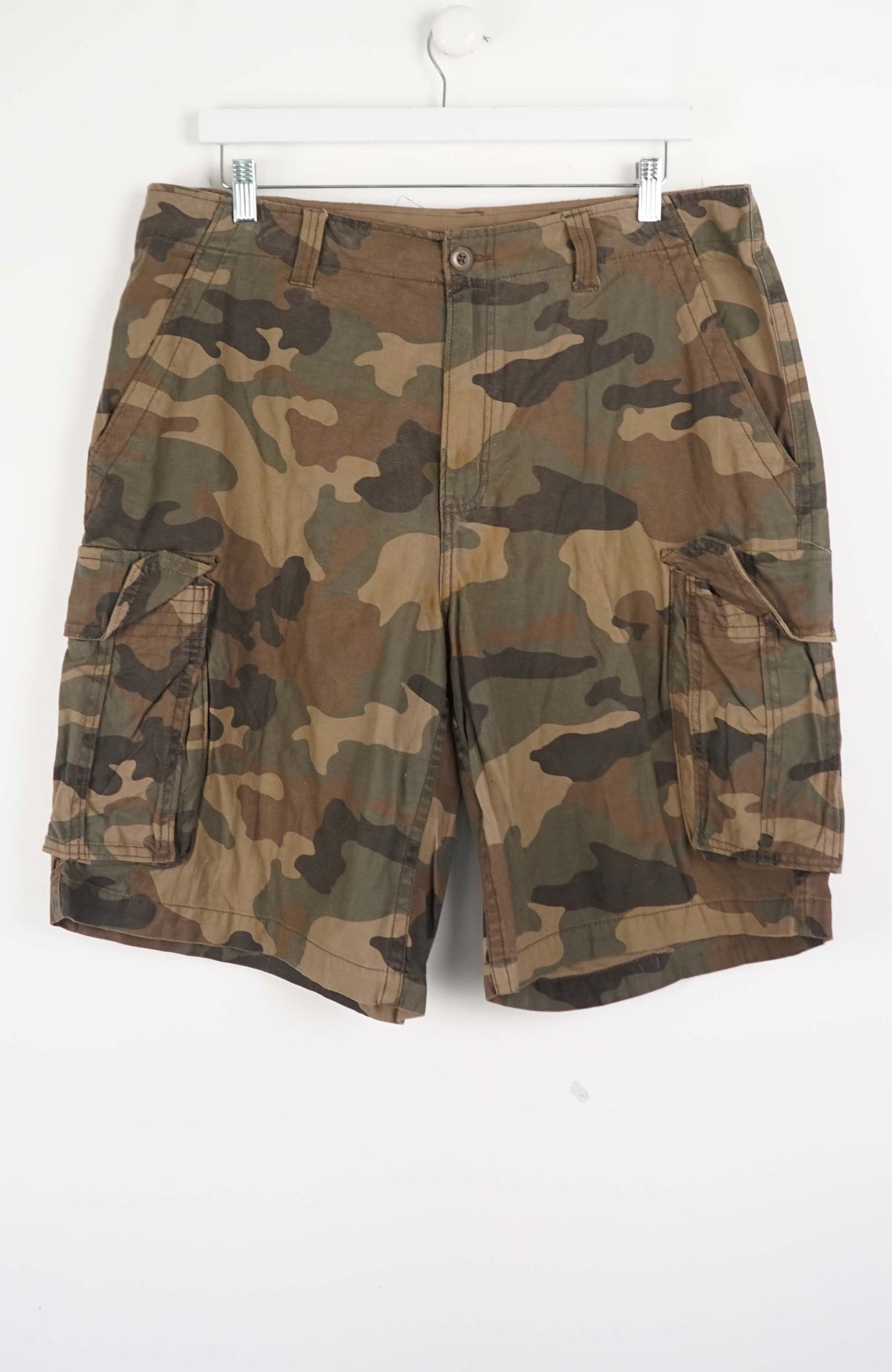 VINTAGE CAMO CARGO SHORTS W36