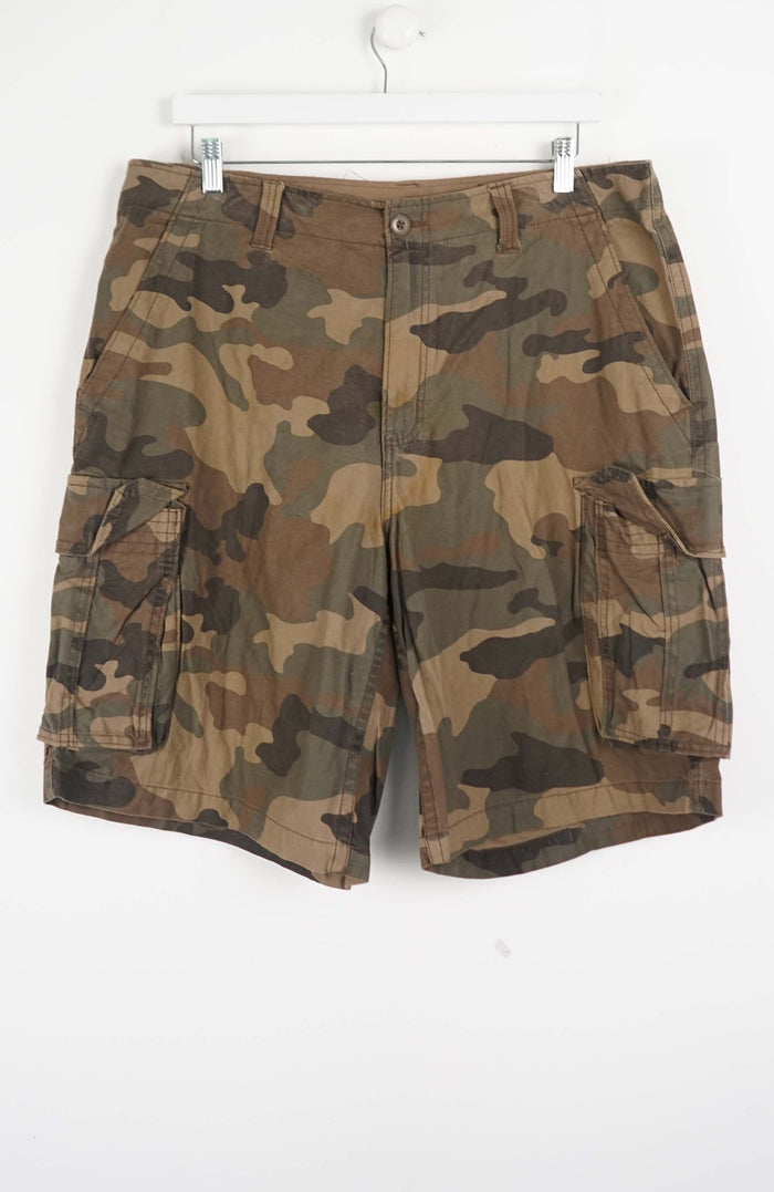 VINTAGE CAMO CARGO SHORTS W36