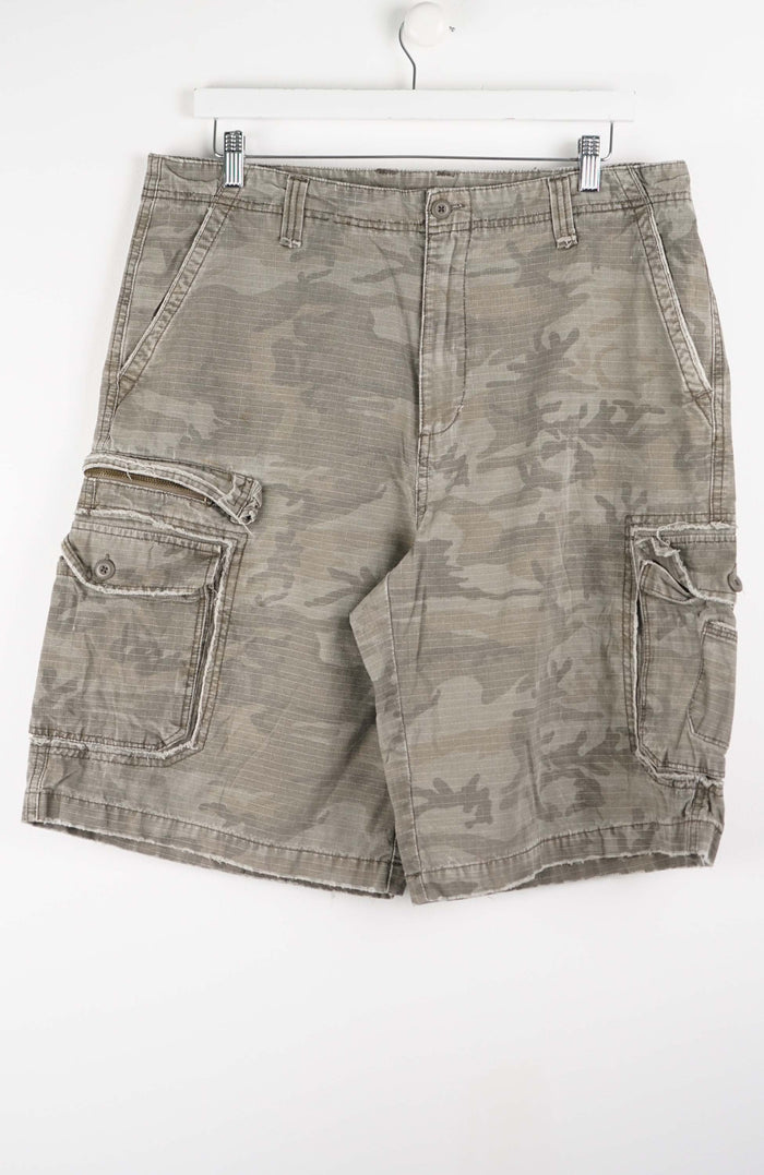 VINTAGE CAMO CARGO SHORTS W36