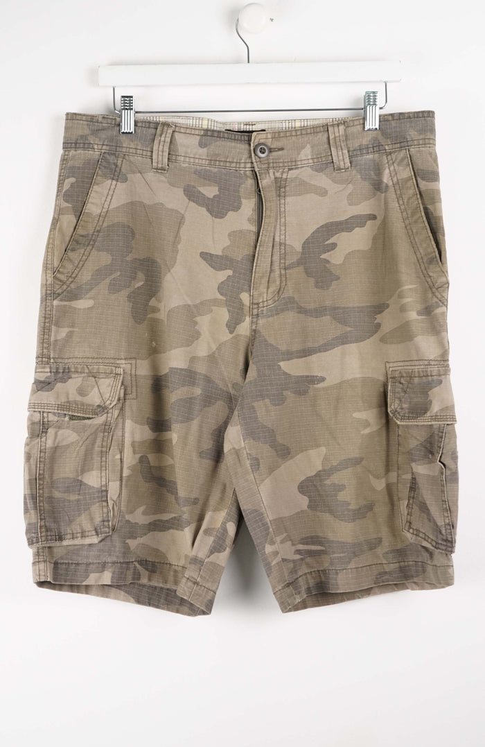 VINTAGE CAMO CARGO SHORTS W36
