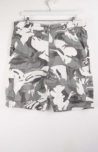 VINTAGE CAMO CARGO SHORTS W36