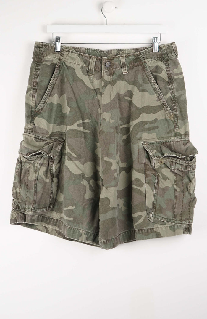 VINTAGE CAMO CARGO SHORTS W36