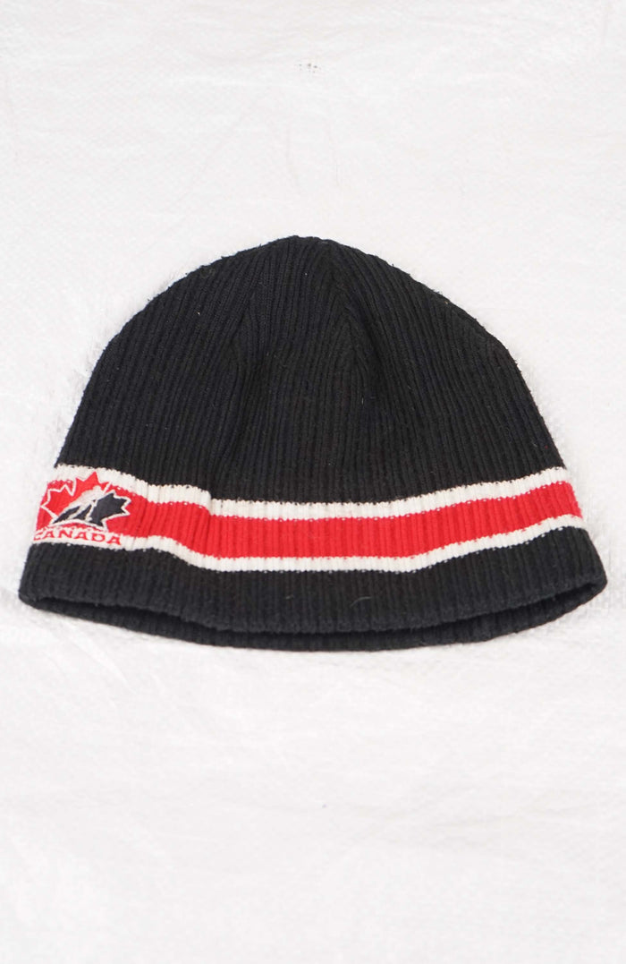 VINTAGE CANADA BEANIE