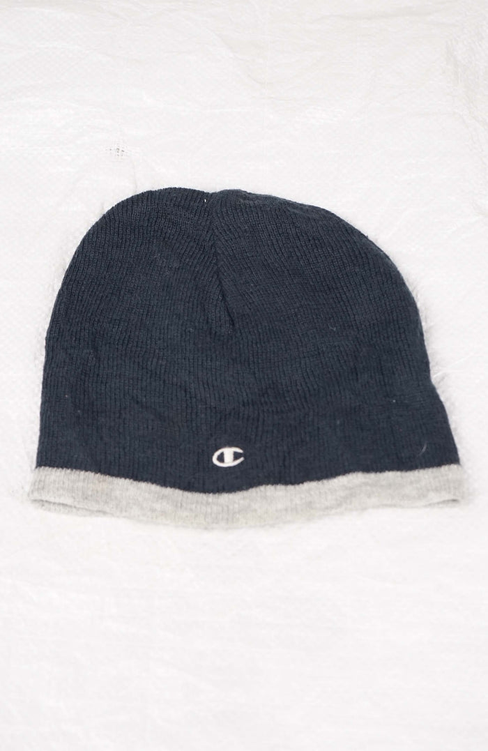 VINTAGE CHAMPION SKULL BEANIE
