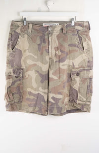 VINTAGE CAMO CARGO SHORTS W38