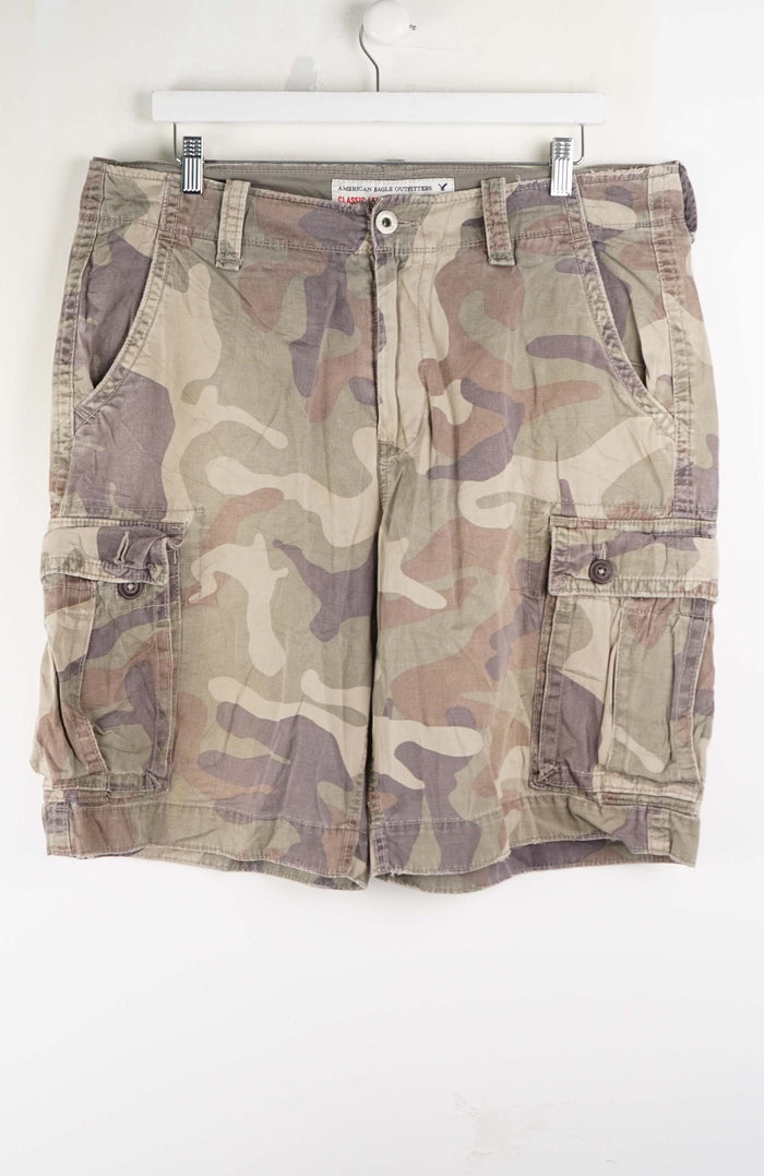 VINTAGE CAMO CARGO SHORTS W38