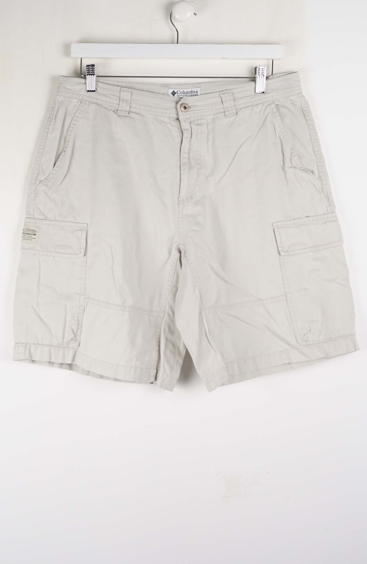 VINTAGE COLUMBIA CARGO SHORTS W33