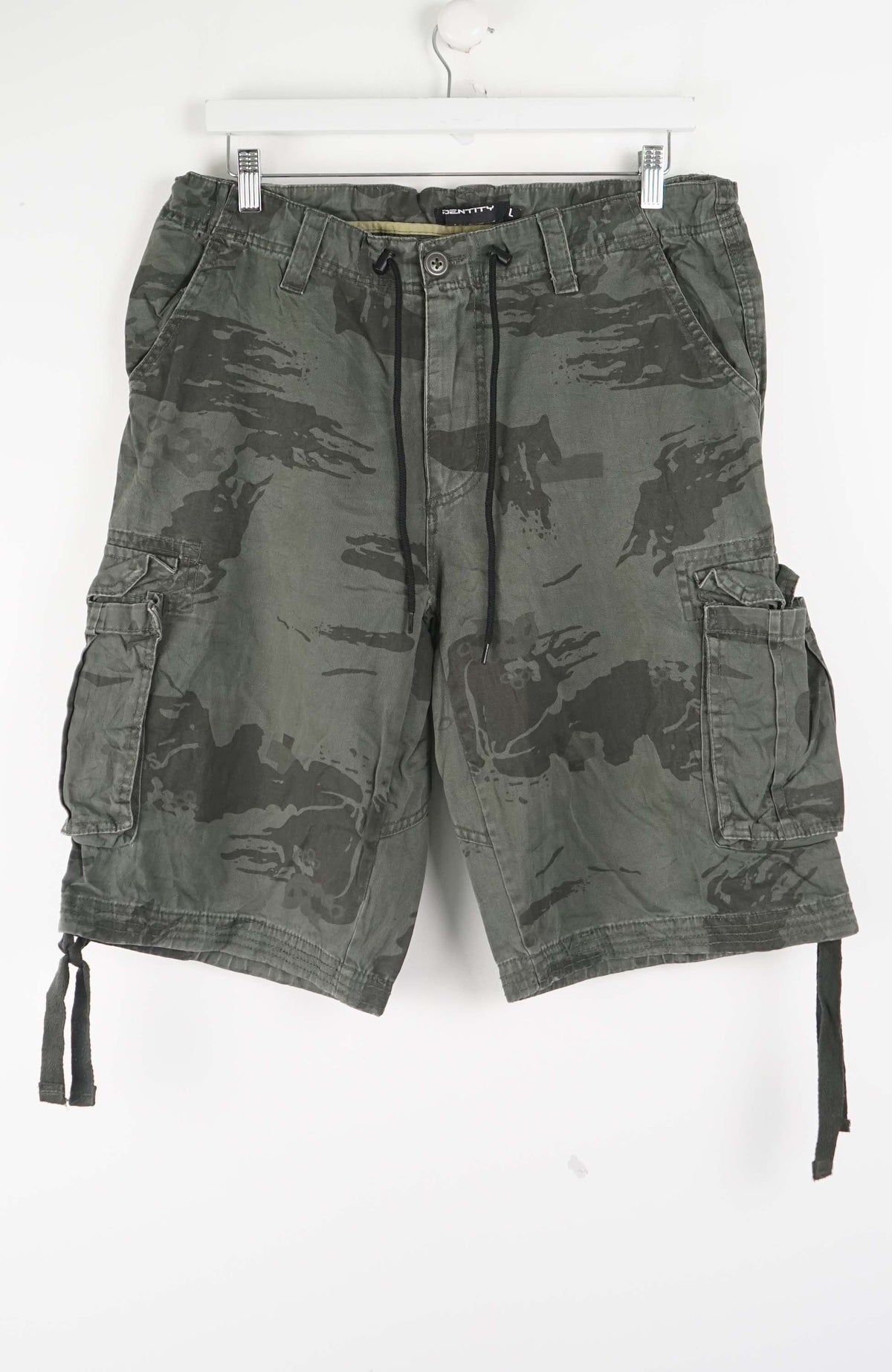 VINTAGE CAMO CARGO SHORTS W34