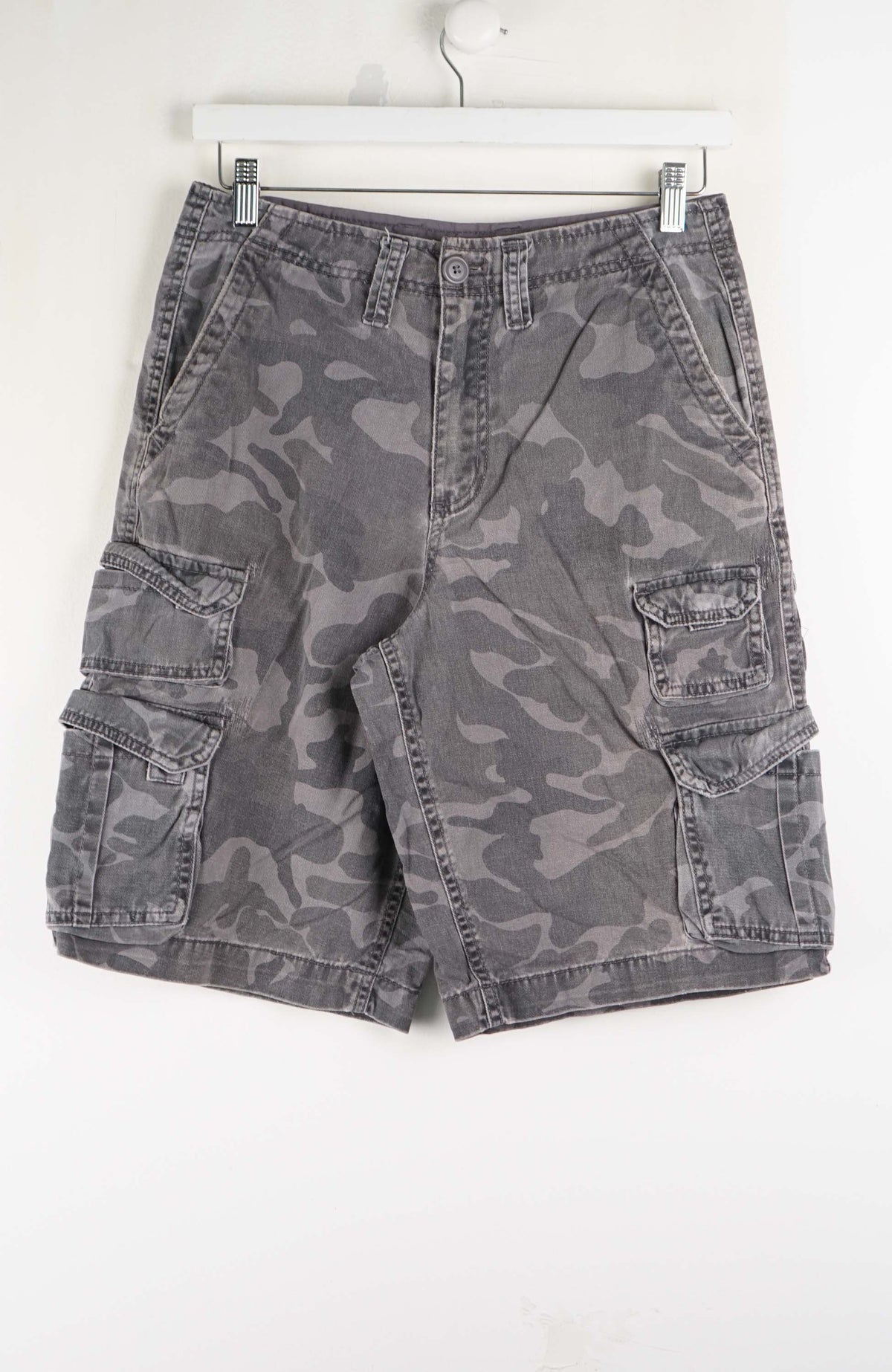 VINTAGE CAMO CARGO SHORTS W30