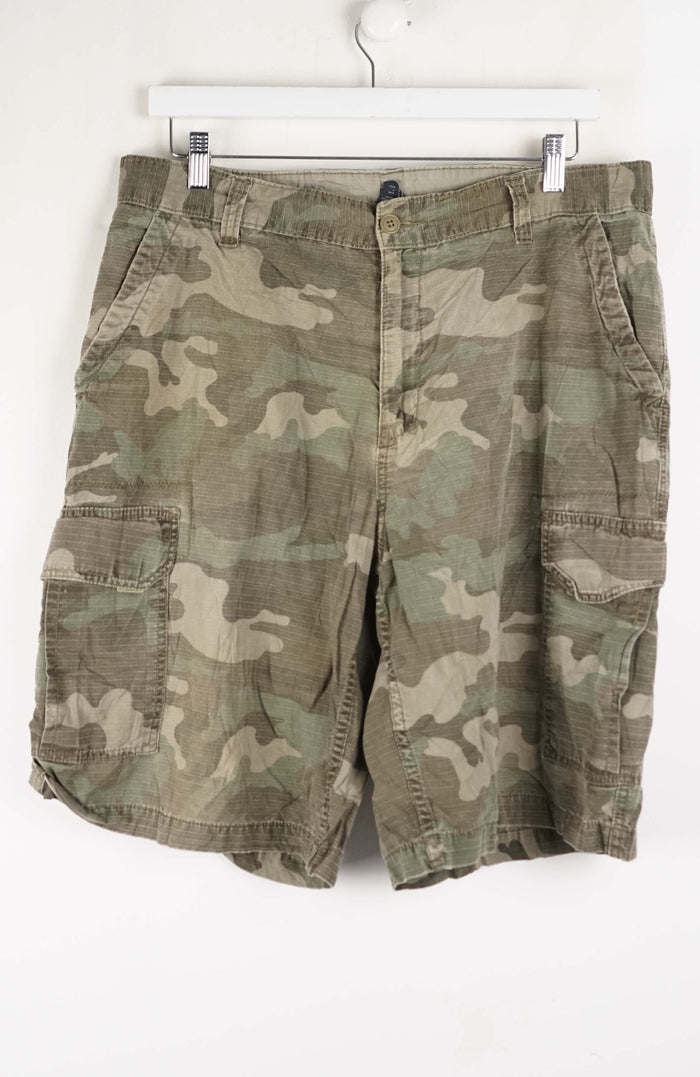 VINTAGE CAMO CARGO SHORTS W34