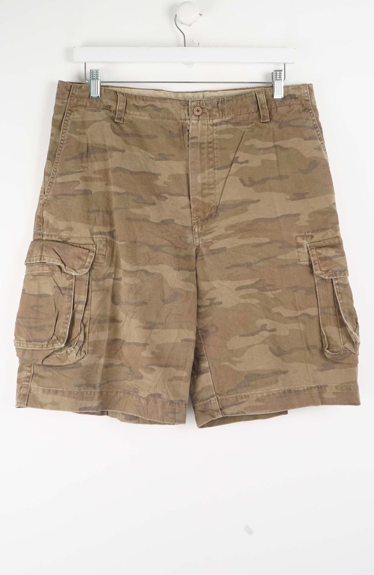VINTAGE CAMO CARGO SHORTS W34
