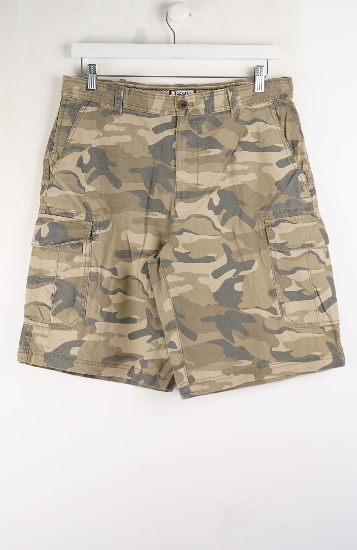 VINTAGE CAMO CARGO SHORTS W31