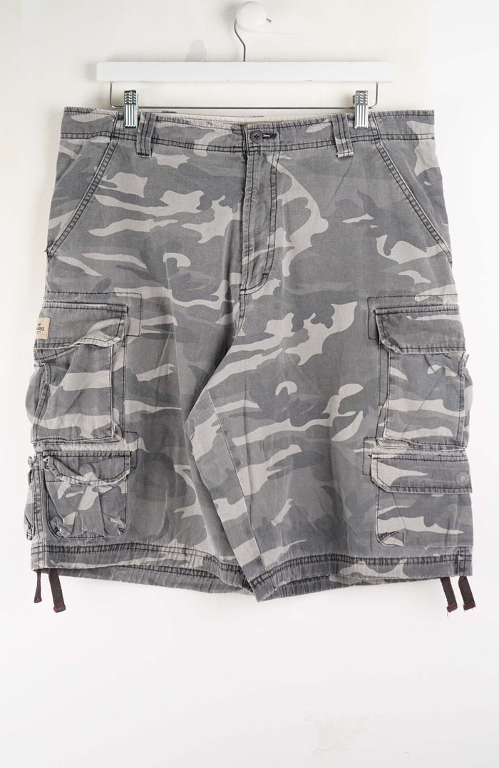 VINTAGE LEE DUNGAREES CAMO CARGO SHORTS W38