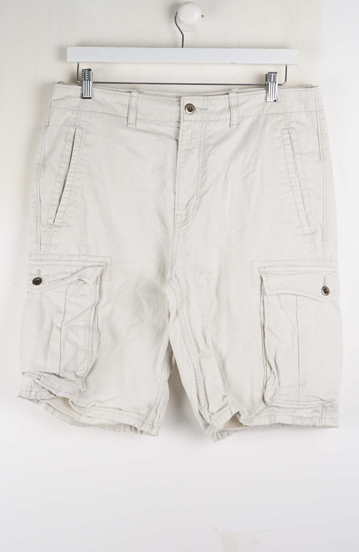 VINTAGE LEVIS CARGO SHORTS W34