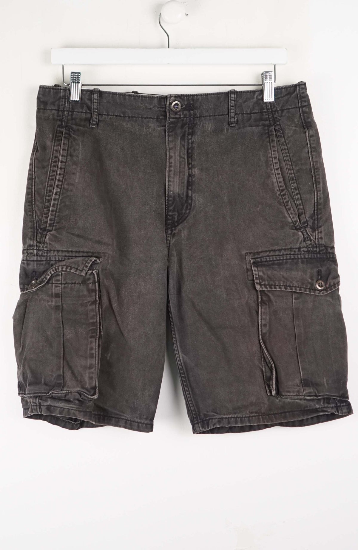VINTAGE LEVI STRAUSS CARGO SHORTS W33