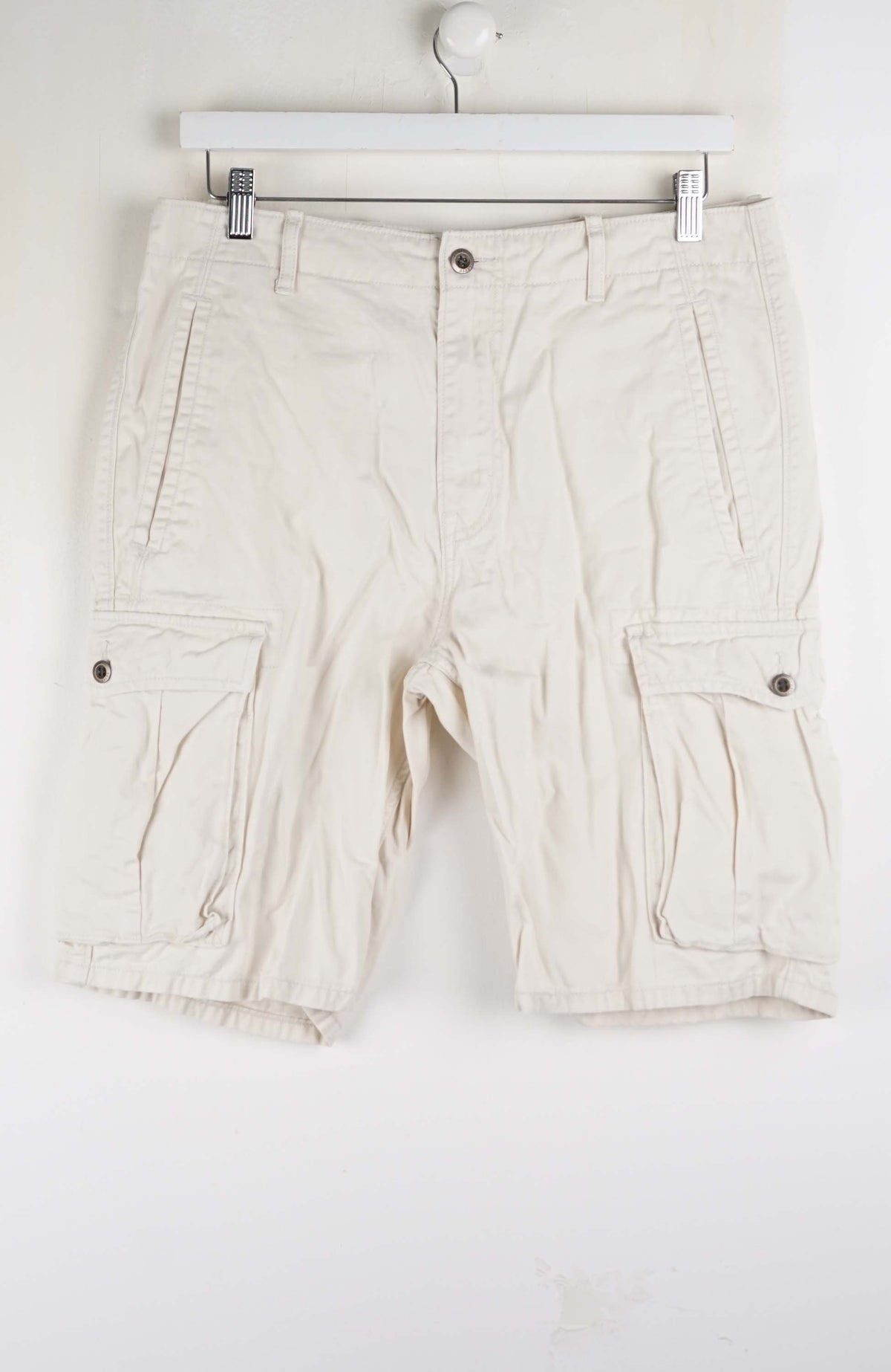 VINTAGE LEVI CARGO SHORTS W33