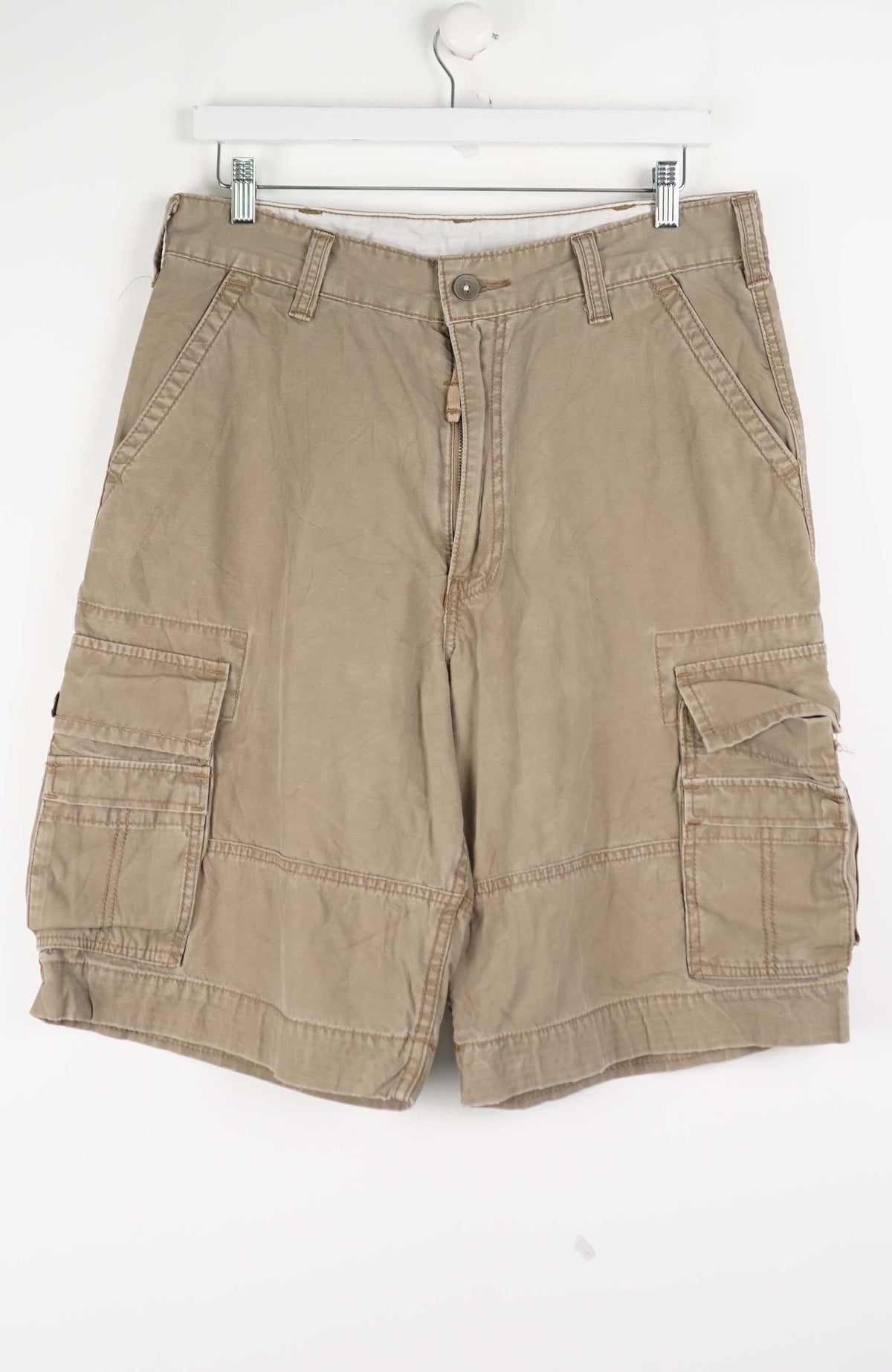 VINTAGE LEVI'S CARGO SHORTS W33