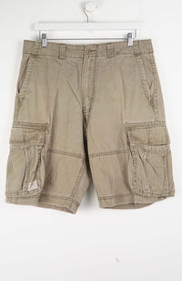 VINTAGE LEVI'S CARGO SHORTS W35
