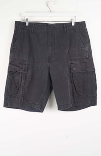 VINTAGE LEVI'S CARGO SHORTS W36