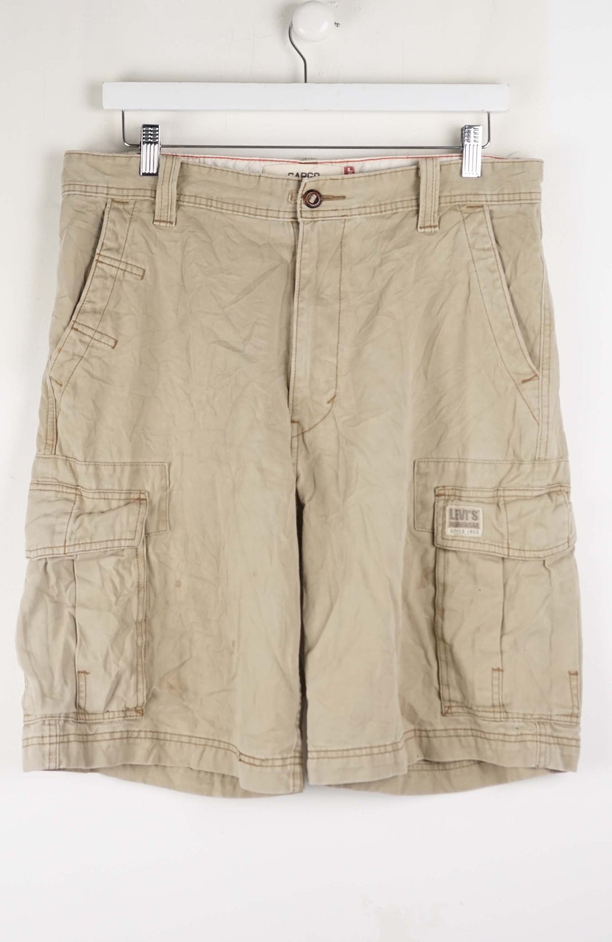 VINTAGE LEVI'S CARGO SHORTS W36