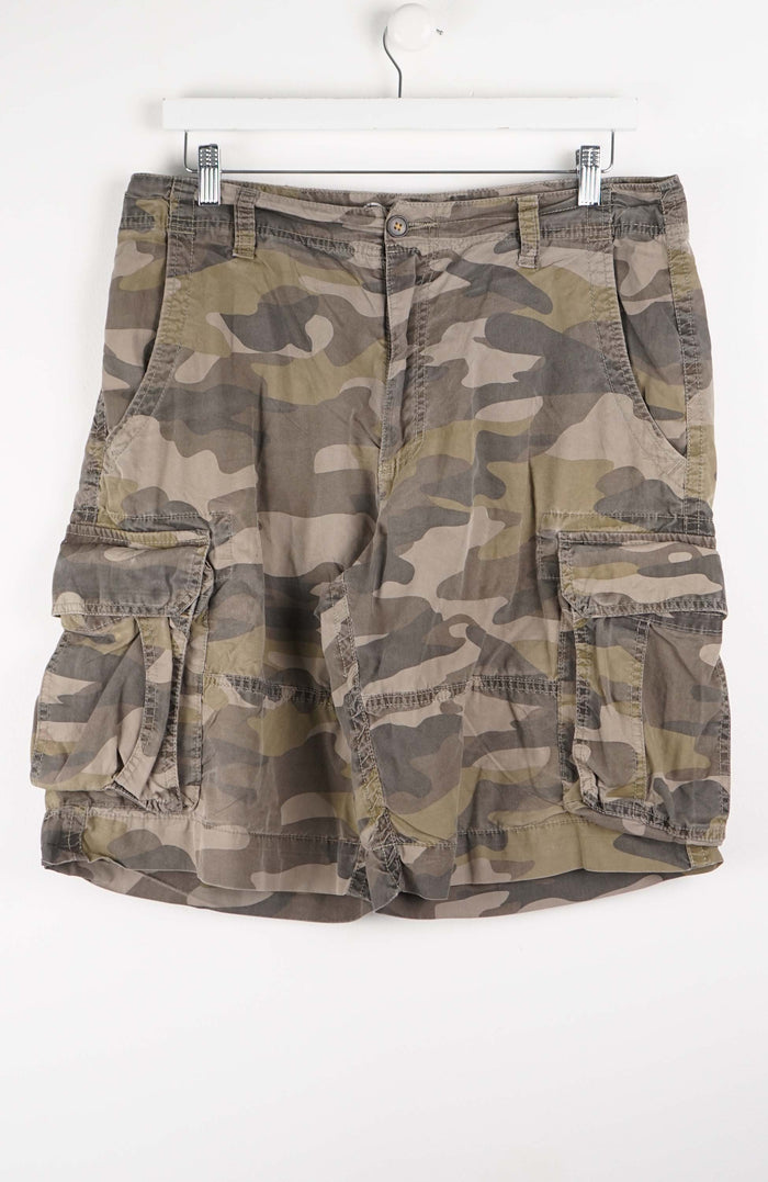 VINTAGE CAMO CARGO SHORTS W34