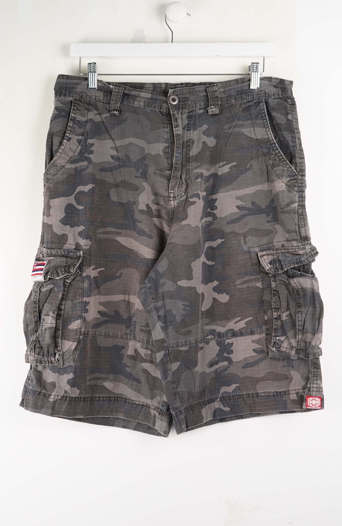 VINTAGE CAMO CARGO SHORTS W36