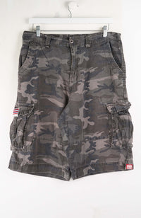 VINTAGE CAMO CARGO SHORTS W36