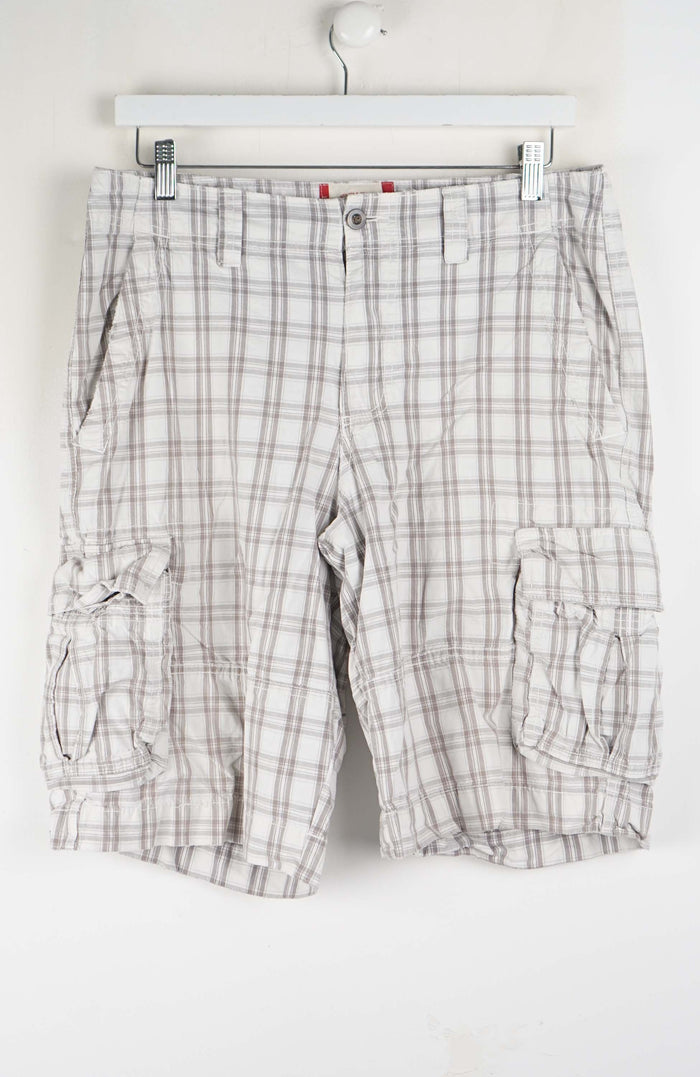 VINTAGE MOSSIMO CARGO SHORTS W34