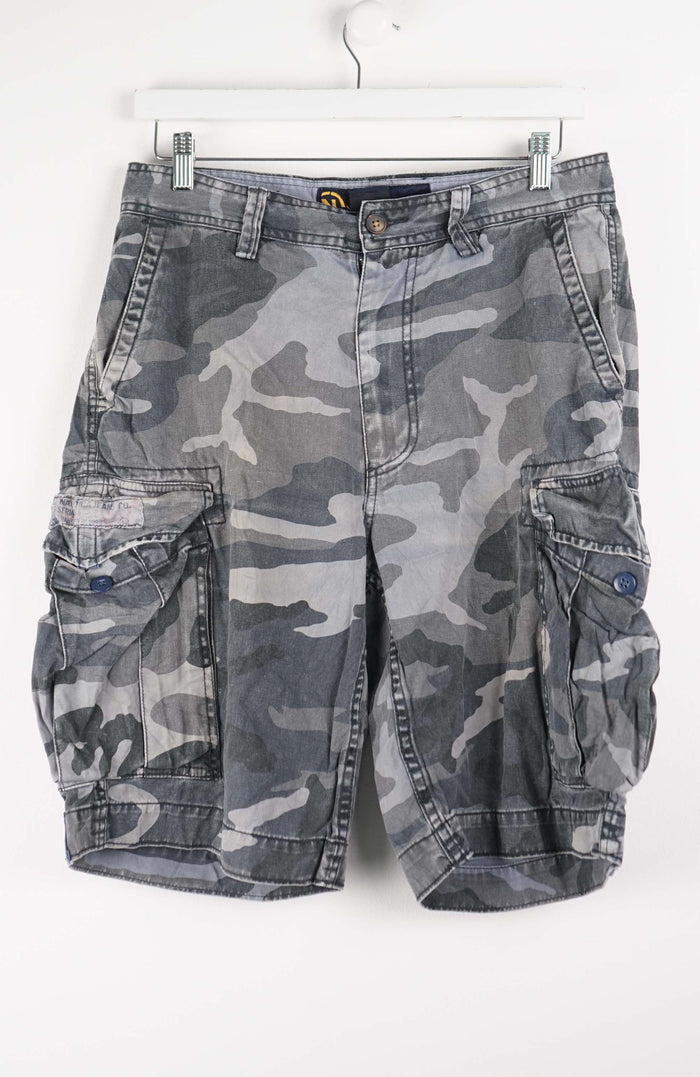 VINTAGE NAUTICA CAMO CARGO SHORTS W32