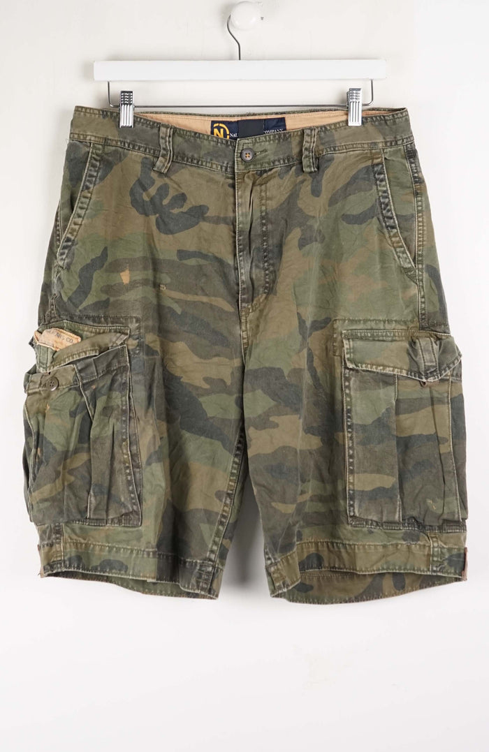 VINTAGE NAUTICA CAMO CARGO SHORTS W34