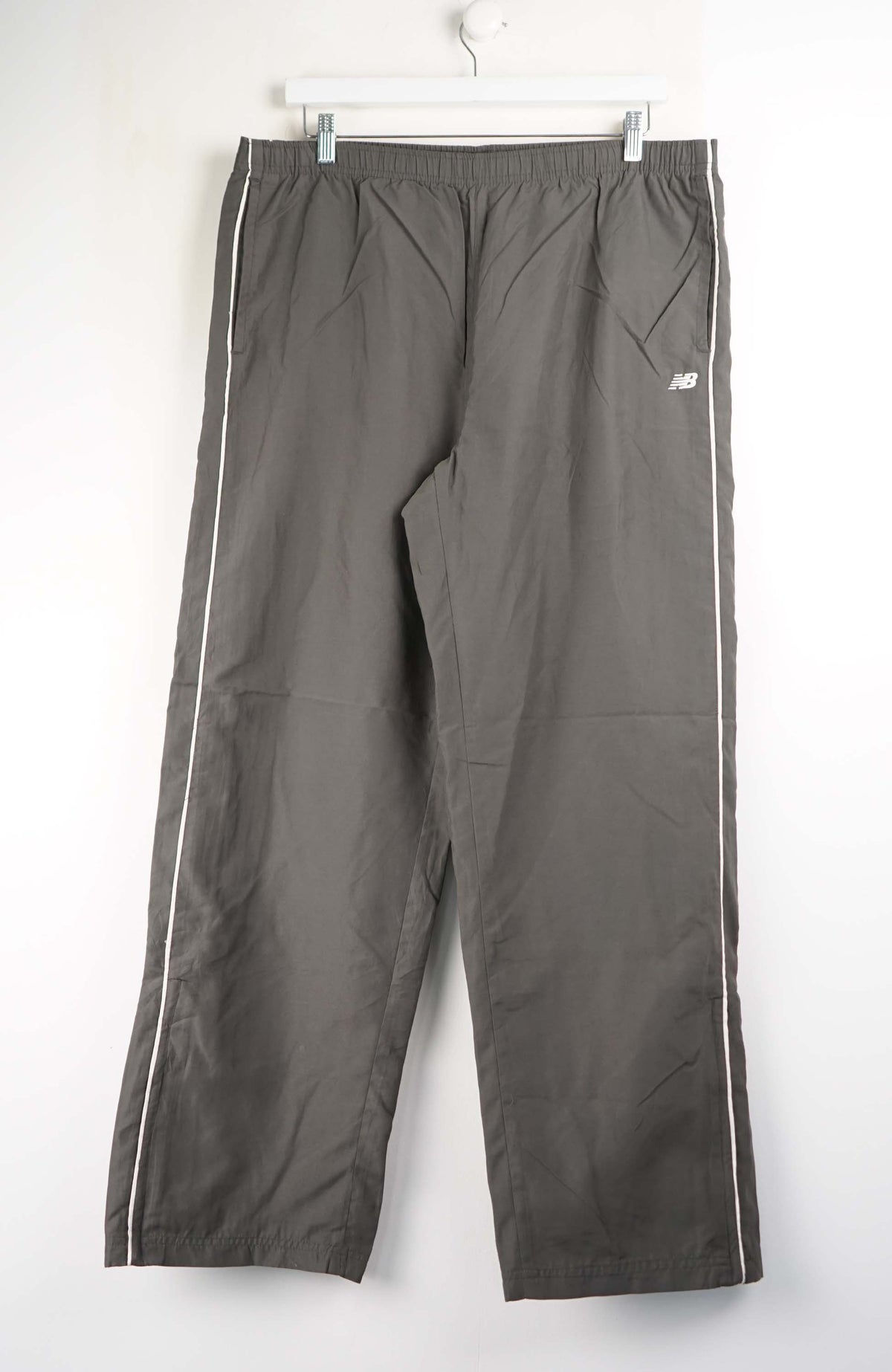 VINTAGE NEW BALANCE TRACK PANTS (XL)