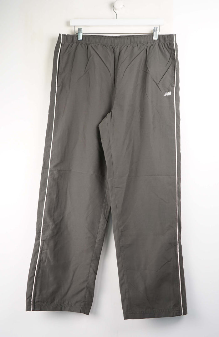 VINTAGE NEW BALANCE TRACK PANTS (XL)