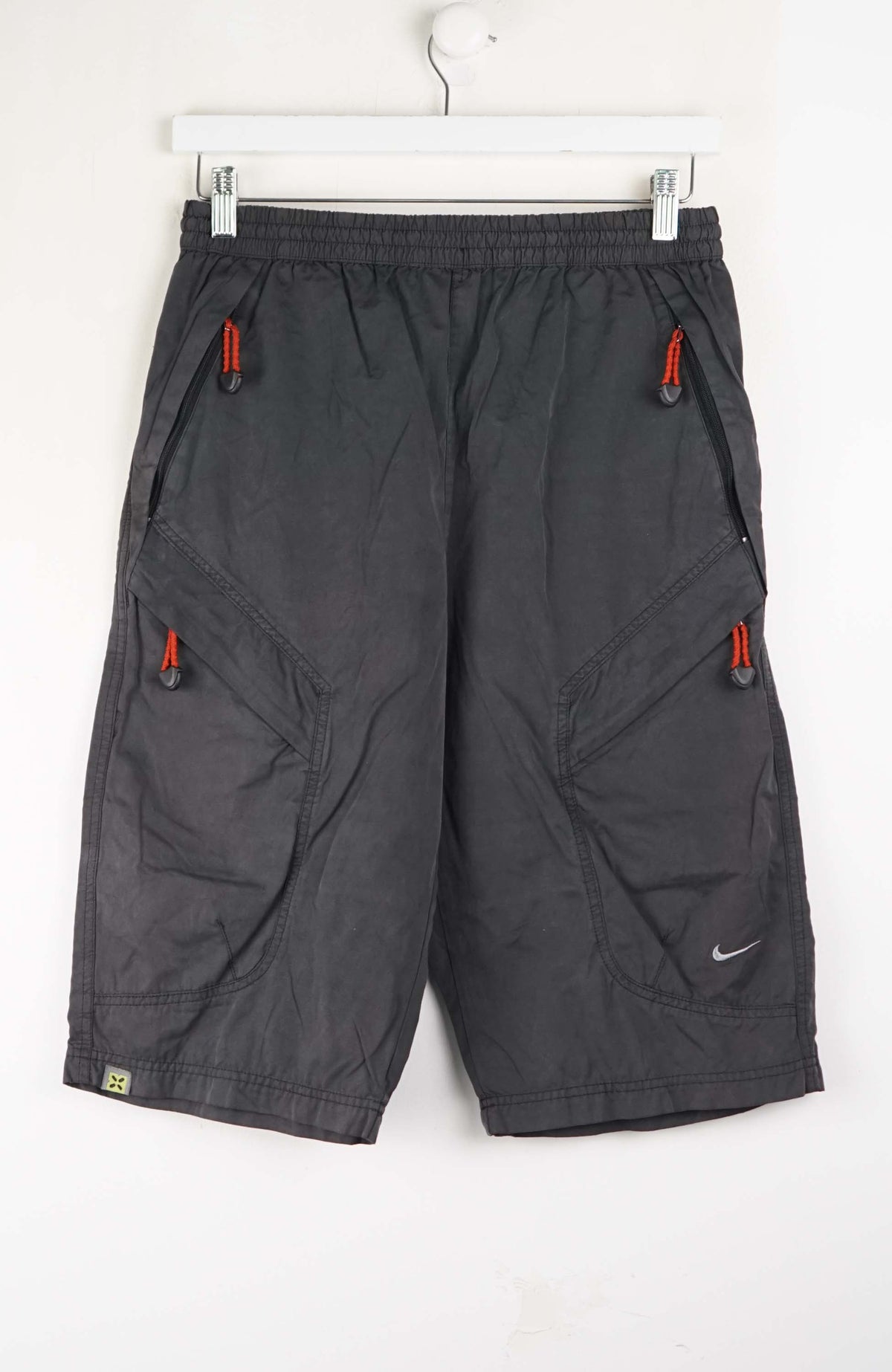 VINTAGE NIKE TRACKPANT SHORTS (S)