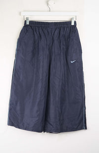 VINTAGE NIKE 3/4 TRACKPANT SHORTS (S)