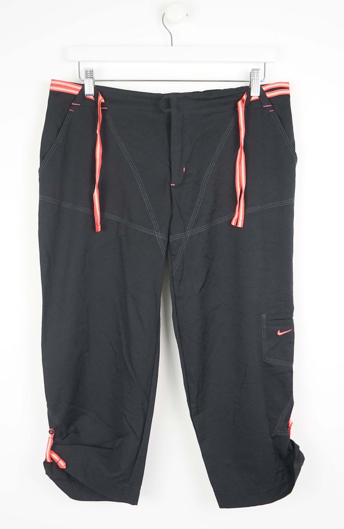 VINTAGE NIKE 3/4 TRACK PANT SHORTS (L)