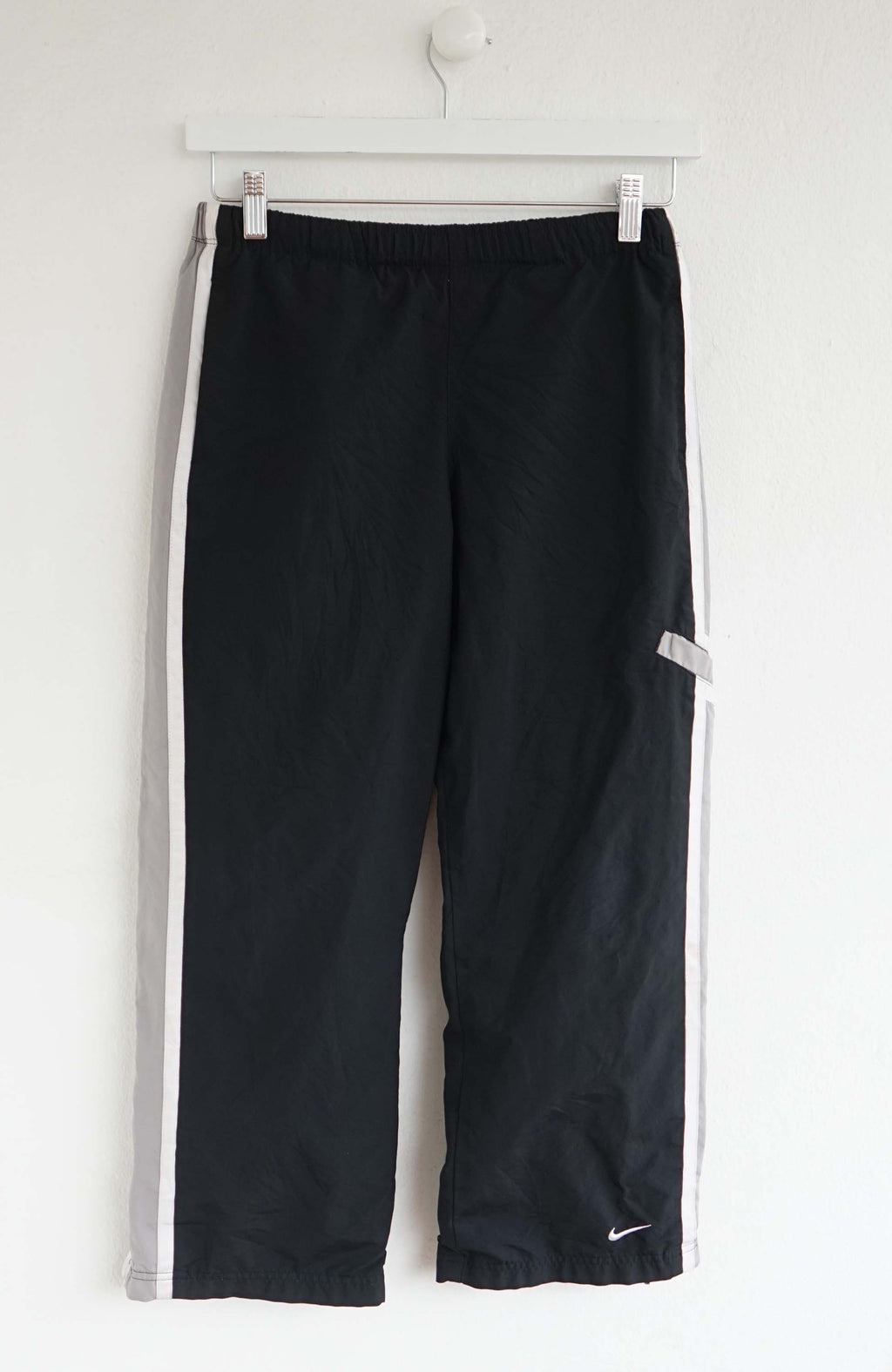 VINTAGE NIKE 3/4 TRACK PANTS (S)
